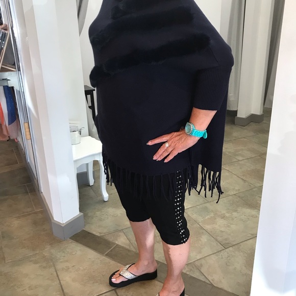 Cover-up Sweater can be worn alone or as cover. Dolman sleeves & bottom fringe. - Picture 4 of 6